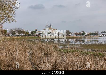 El Rocio Kirche, Einsiedelei der Jungfrau von El Rocio, Marismas, Nationalpark Doñana, Andalusien, Spanien, Europa Stockfoto