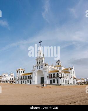 El Rocio Spanien, Kirche, Einsiedlerei der Jungfrau von El Rocio, im Marismas Nationalpark Doñana, Andalucia, Spanien, Europa Stockfoto