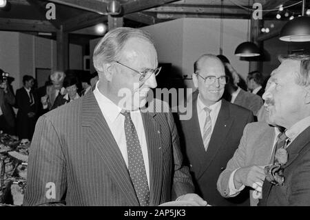 Helmut Kohl, der deutsche Bundeskanzler, in Hamburg, Deutschland um 1984. Bundeskanzler Helmut Kohl, in Hamburg, Deutschland um 1984. Stockfoto