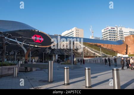 Reflexionen über das Gebäude Grand Central und New Street Station in Birmingham, Großbritannien Stockfoto