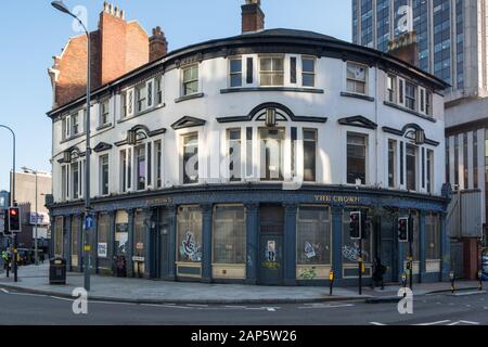 Das berühmte Crown Pub in der Station Street, Birmingham, das geschlossen hat, aber berühmt ist für Black Sabbath, das in ihrer Anfangszeit dort spielt Stockfoto