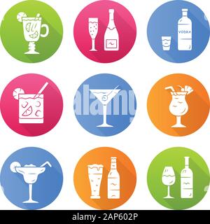 Getränke flache Bauweise lange Schatten Glyphe Symbole gesetzt. Alkohol Getränke Karte. Champagner, Wodka, Hot Toddy, Wein, Bier, Cocktail in lowball Glas, Martini, Rn. Stock Vektor