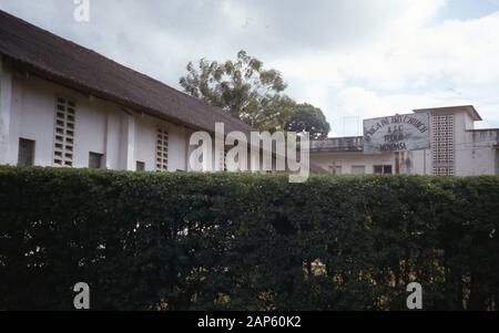 Fassade der African Inland Church, Teil der Africa Inland Mission, Mombasa, Kenia, 1987. () Stockfoto