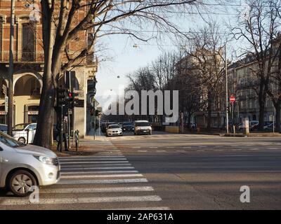 TURIN, Italien - ca. Dezember 2019: Corso Matteotti Avenue Stockfoto
