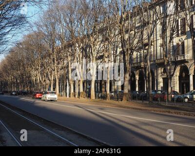 TURIN, Italien - ca. Dezember 2019: Corso Vinzaglio Avenue Stockfoto