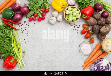Essen Hintergrund kochen Zutat Küche Konzept Essen vegetarisch Gemüse Gesundheit Top View space board Tabelle leer braun Konzept-stock Bild Stockfoto