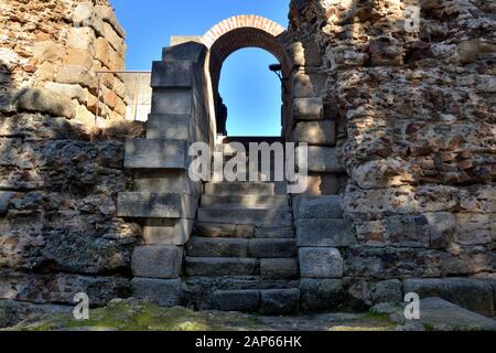 Merida in Spanien. Römisches Amphitheater. Steintreppe Stockfoto