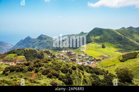 Luftaufnahme des Dorfes in der Nähe von La Laguna, Anaga, Teneriffa, Kanarische Inseln Stockfoto