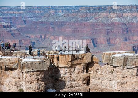 Mather Point Visitors, Grand Canyon National Park, Arizona, USA Stockfoto