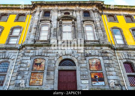 Porto Centro Portugues de Fotografia Portuguese Centre of Photography Pittoreske View on a Blue Sky Day in Winter Stockfoto