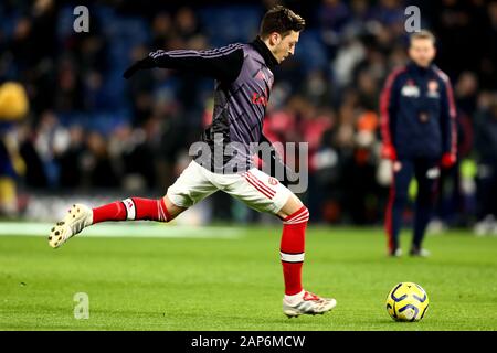 Stamford Bridge, London, UK. 21 Jan, 2020. Fußball der englischen Premier League Chelsea gegen Arsenal; Mesut Ozil von Arsenal im Warm Up - Streng redaktionelle Verwendung. Keine Verwendung mit nicht autorisierten Audio-, Video-, Daten-, Spielpläne, Verein/liga Logos oder "live" Dienstleistungen. On-line-in-Match mit 120 Bildern beschränkt, kein Video-Emulation. Keine Verwendung in Wetten, Spiele oder einzelne Verein/Liga/player Publikationen Quelle: Aktion plus Sport/Alamy leben Nachrichten Stockfoto