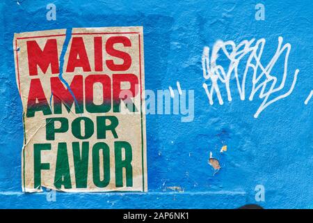 Mehr Liebesplaster an einer Wand in Rio de Janeiro Stockfoto