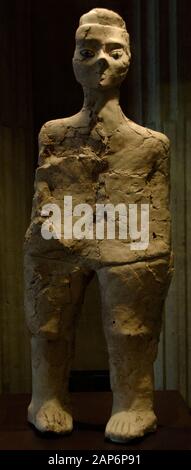 Ain Ghazal Statue. Kalkputz. Pre-Pottery neolithischen C. Seite eines beliebigen Ghazal, Jordanien. In der Nähe von East mid-7th-mid-8th millennium BC. Museum des Louvre. Paris. Frankreich. Stockfoto