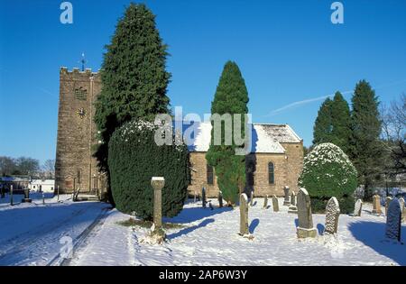 St. Oswalds Pfarrkirche, Ravenstonedale, eine kleine ländliche Gemeinde in Cumbria, Großbritannien. Stockfoto