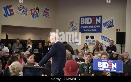 Ames, United States. 21 Jan, 2020. Demokratische Präsidentschaftskandidat für 2020 der ehemalige Vizepräsident Joe Biden macht Anmerkungen während einer gemeinschaftlichen Veranstaltung in Ames, Iowa, Dienstag, 21. Januar 2020. Kandidaten weiter Kampagne vor der ersten Iowa-in-der-nation Caucuses am 3. Februar. Foto von Mike Theiler/UPI. Quelle: UPI/Alamy leben Nachrichten Stockfoto