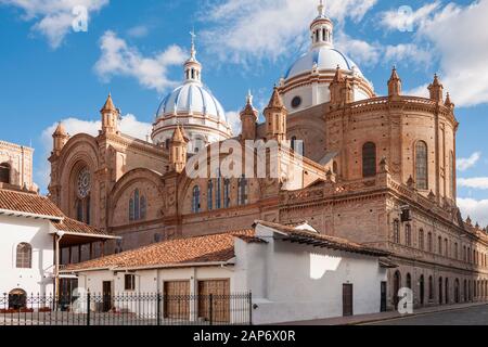 Die Kathedrale der Unbefleckten Empfängnis in Cuenca, Ecuador. Stockfoto