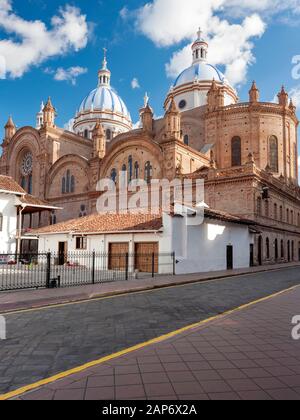 Die Kathedrale der Unbefleckten Empfängnis in Cuenca, Ecuador. Stockfoto