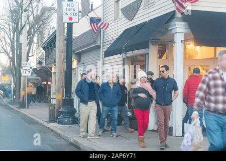 New Hope, Pennsylvania, 12. Januar 2020: New Hope Busy Street. New Hope ist ein Stadtbezirk im Bucks County, Pennsylvania, Vereinigte Staaten. Stockfoto