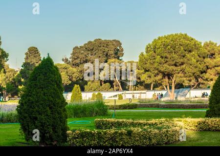 Eine große Landschaftsaufnahme aus einem sehr schön aussehenden Grünpark, Foto in izmir/türkei. Stockfoto