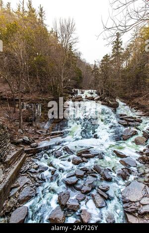 Malerischer Blick auf gefrorenen Bastion fällt in Upstate New York Gebiet Stockfoto