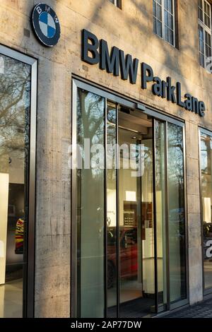 BMW Park Lane Showroom Store und Händlerbetrieb, Mayfair, London, Großbritannien ab 2020 Stockfoto