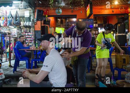 Thai-Massage in der Straße Bangkok, Thailand Stockfoto