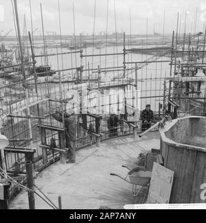 Der Hafen von Amsterdam wächst, Beton Pflaster bei der Arbeit für den Umschlag Firma Datum: September 6, 1960 Keywords: Ports, Beton Pflaster, Umschlag Unternehmen Stockfoto