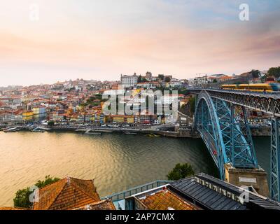 Brücke Ponte Luis ich in Porto, Portugal Stockfoto