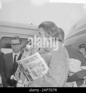 Anreise Ingrid Bergmann am Flughafen Schiphol Ingrid Bergmann Datum: März 15, 1961 Ort: Noord-Holland, Schiphol Schlüsselwörter: Ankünfte Persönlicher Name: Ingrid Bergmann Stockfoto