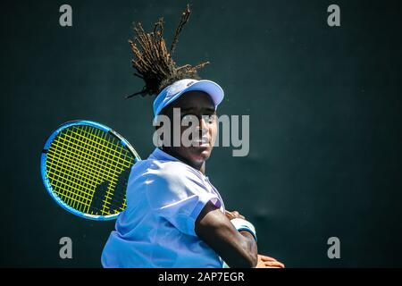 Melbourne, Australien. 21 Jan, 2020. Mikael Ymer aus Schweden ist in Aktion während seiner ersten Runde bei den Australian Open 2020 Grand Slam Tennis Turnier in Melbourne, Australien. Frank Molter/Alamy leben Nachrichten Stockfoto