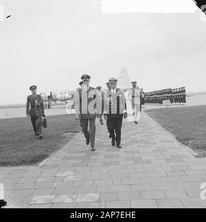 Anreise L. Norstad bei der NATO an Ypenburg Datum: 11 Juli 1961 Standort: Den Haag, Ypenburg, South-Holland Schlüsselwörter: Ankünfte Persönlicher Name: Lauris Norstad, Stockfoto