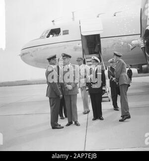 Anreise L. Norstad bei der NATO an Ypenburg Datum: 11 Juli 1961 Standort: Den Haag, Ypenburg, South-Holland Schlüsselwörter: Ankünfte Persönlicher Name: Lauris Norstad, Stockfoto