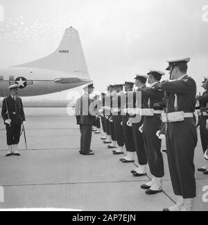 Anreise L. Norstad bei der NATO an Ypenburg Datum: 11 Juli 1961 Standort: Den Haag, Ypenburg, South-Holland Schlüsselwörter: Ankünfte Persönlicher Name: Lauris Norstad, Stockfoto