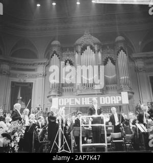 Aktion Öffnen het Dorp, schließen Abend im Concertgebouw, Dirigent Haitink Datum: 28 Januar 1963 Schlüsselwörter: Konzert Gebäude, Leiter Person-objekts: Haitink Stockfoto