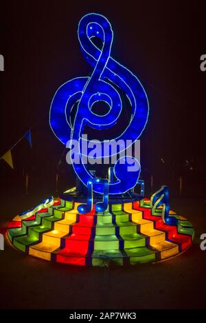 London, Großbritannien. Januar 2020. Chinesische Laternen Skulpturen, die während der Lichtopie auf dem atemberaubenden Gelände des Chiswick House and Gardens in London zu sehen sind. Credit: Sopa Images Limited/Alamy Live News Stockfoto