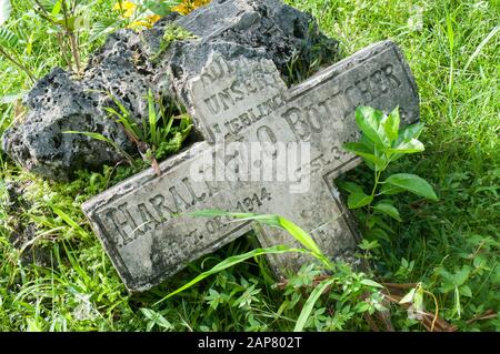 Grab eines deutschen Kolonisten vor Dem Ersten Weltkrieg in Kavieng, Neuirland, Papua-Neuguinea Stockfoto