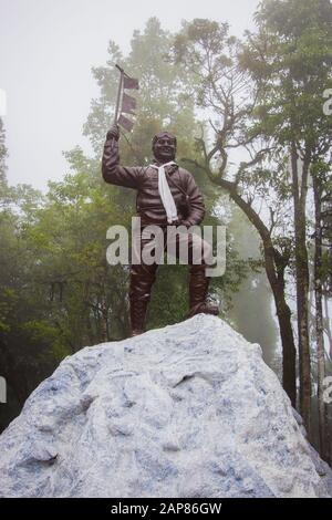 Statue, Skulptur des berühmten Mt. Everest Sherpa, Tenzing Norgay. Er lebte bis zu seinem Tod in Darjeeling. In Darjeeling, Westbengalen, Indien. Stockfoto