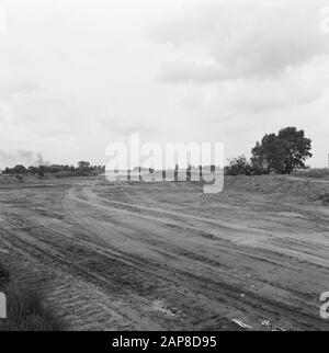 Bau, Verbesserung, Straßen, Deiche, Sparbecken Datum: 1968 Schlagwörter: Bau, Deiche, Sparbecken, Verbesserung, Straßen Stockfoto