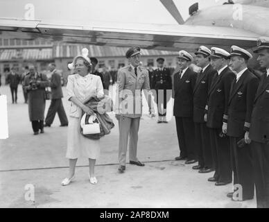 Ankunft in Schiphol von Royal Couple nach dem Besuch von Paris Datum: 26. Mai 1950 Ort: Amsterdam, Noord-Holland Schlüsselwörter: Ankunft, Besuche Stockfoto