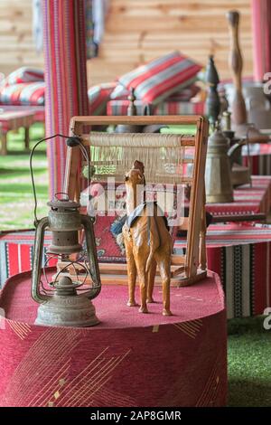 Inneneinrichtung eines Beduinenzelts in der Nähe von Beer Sheba, Israel Stockfoto