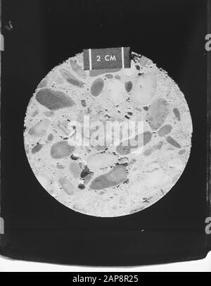 Bau, Verbesserung, Straßen, Deiche, Sparbecken, Betondatum: Januar 1968 Schlagwörter: Bau, Beton, Deiche, Sparbecken, Verbesserung, Straßen Stockfoto