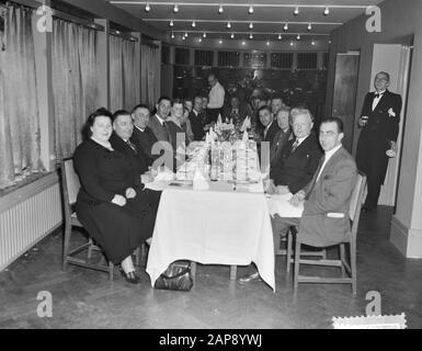 Kongress Personenverkehr in Amsterdam Datum: 29. Oktober 1951 Ort: Amsterdam, Noord-Holland Schlüsselwörter: Konferenzen, Personenverkehr Stockfoto