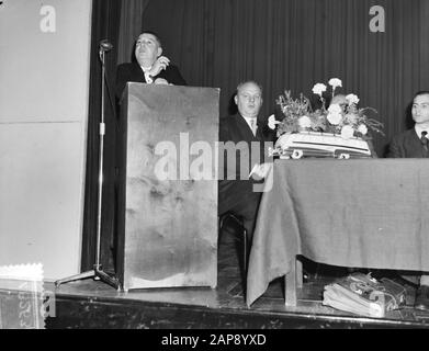 Kongress Personenverkehr in Amsterdam Datum: 29. Oktober 1951 Schlagwörter: Konferenzen, Personenverkehr Stockfoto