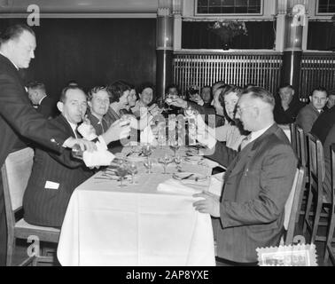 Kongress Personenverkehr in Amsterdam Datum: 29. Oktober 1951 Ort: Amsterdam, Noord-Holland Schlüsselwörter: Konferenzen, Personenverkehr Stockfoto