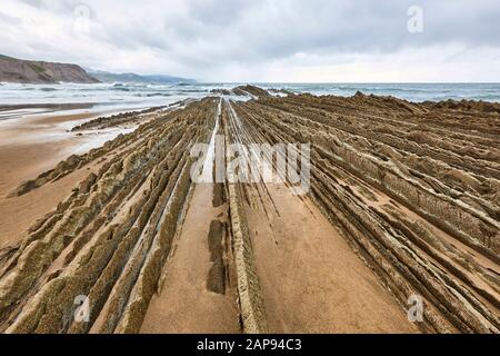 Flysch dramatische Felsformationen baskenland in Zumaia, Spanien Stockfoto