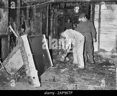 Feuer an Bord der Frau Prinzessin Irene in Hardinxveld Giessendam Datum: 9. Dezember 1958 Ort: Giessendam, Hardinxveld Schlagwörter: Brand Personname: Irene, Prinzessin Stockfoto