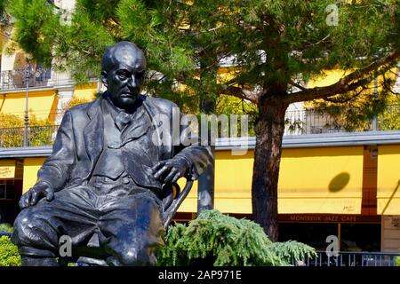 Vladimir Nabokov Statue. Genfersee, Montreux, Kanton Waadt, Schweiz. Stockfoto