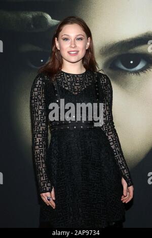 Hollywood, Ca. Januar 2020. Mina Sundwall, bei der Premiere Von Universal Pictures "The Turning" im TCL Chinese Theatre in Hollywood, Kalifornien am 21. Januar 2020. Kredit: Faye Sadou/Media Punch/Alamy Live News Stockfoto