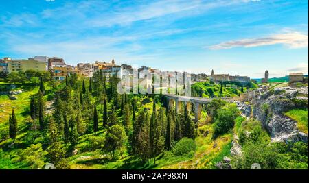 Gravina in Puglia alte Stadt, Brücke und Canyon. Apulien, Italien. Europa Stockfoto