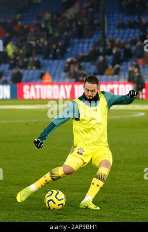 London, Großbritannien. Januar 2020. Danny Ings of Southampton erwärmt sich während des Premier-League-Spiels zwischen Crystal Palace und Southampton im Selhurst Park, London, England am 21. Januar 2020. Foto von Carlton Myrie. Nur redaktionelle Nutzung, Lizenz für kommerzielle Nutzung erforderlich. Keine Verwendung bei Wetten, Spielen oder einer einzelnen Club-/Liga-/Spielerpublikationen. Kredit: UK Sports Pics Ltd/Alamy Live News Stockfoto